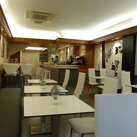 El Acebo Hotel 2*