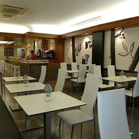 El Acebo 酒店 2*
